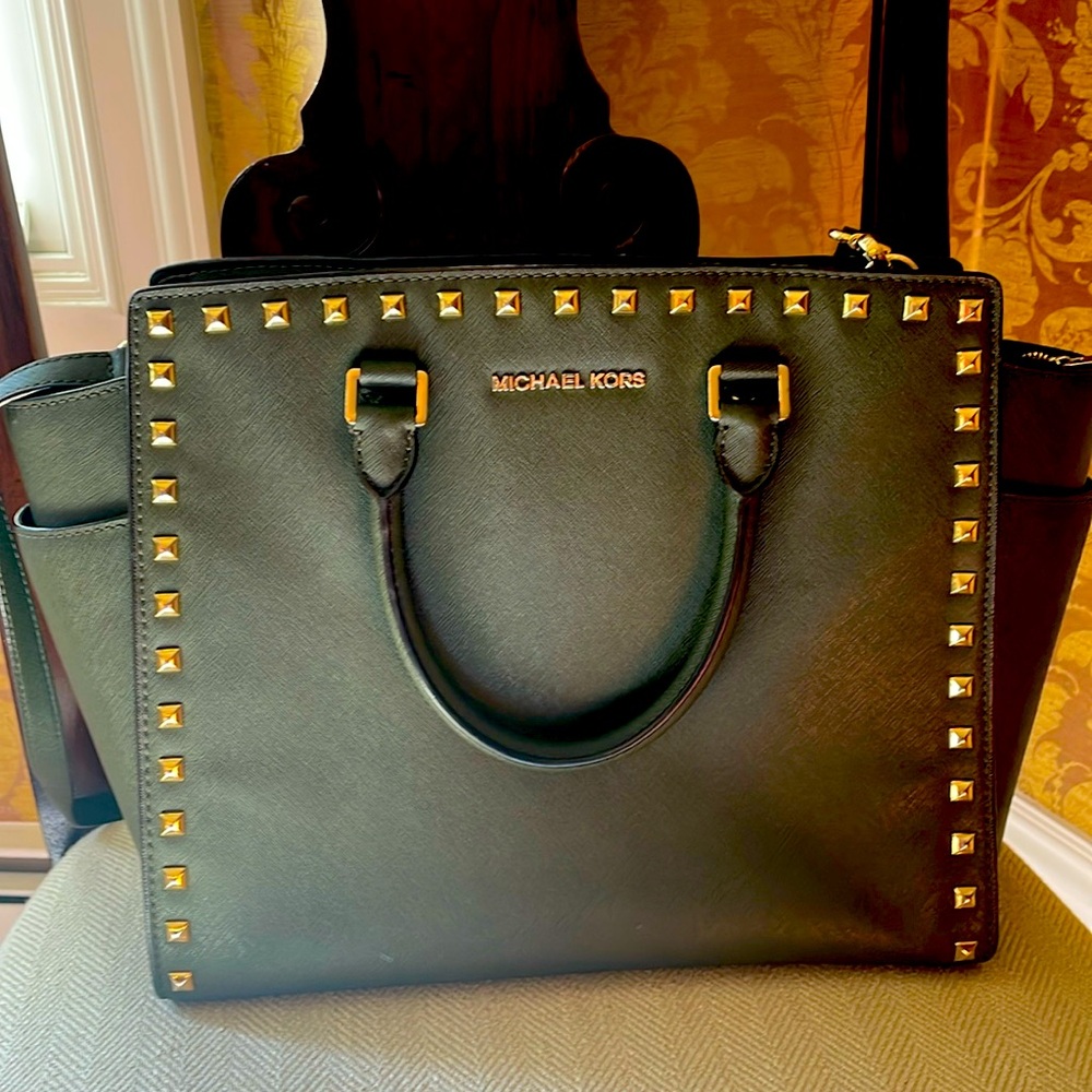 Michael Kors genuine tote in excellent condition.